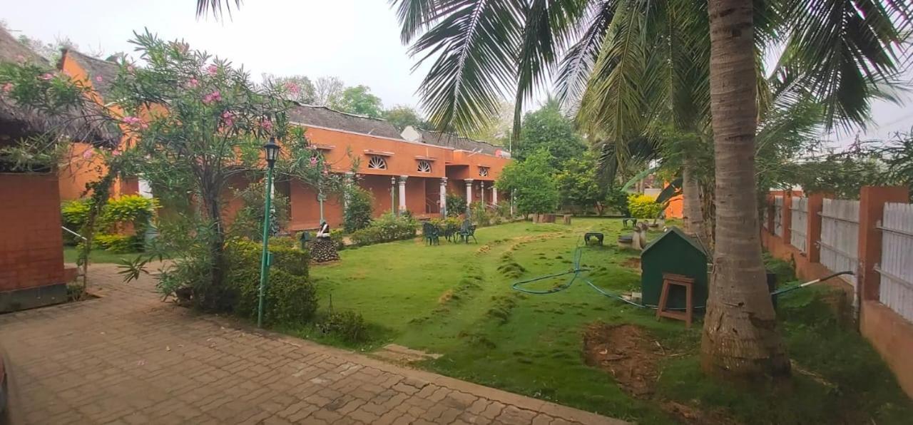 Chettinadu Mansion - An Authentic Heritage Palace Kānādukāttān Buitenkant foto