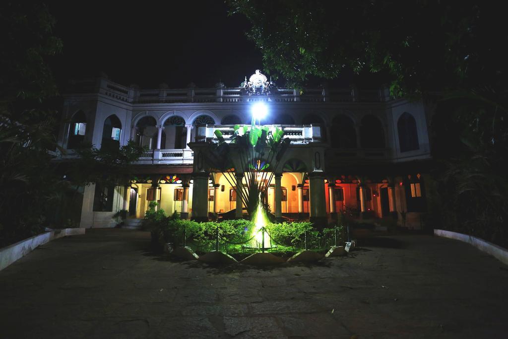 Chettinadu Mansion - An Authentic Heritage Palace Kānādukāttān Buitenkant foto